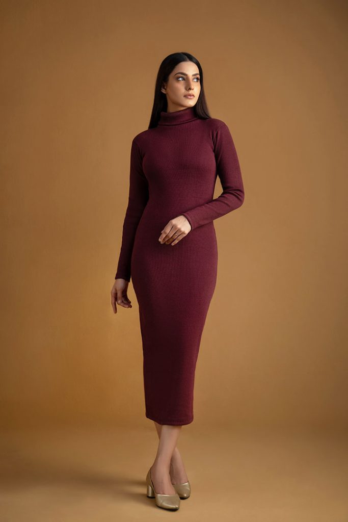 Maroon highneck Bodycon dress – Decuir