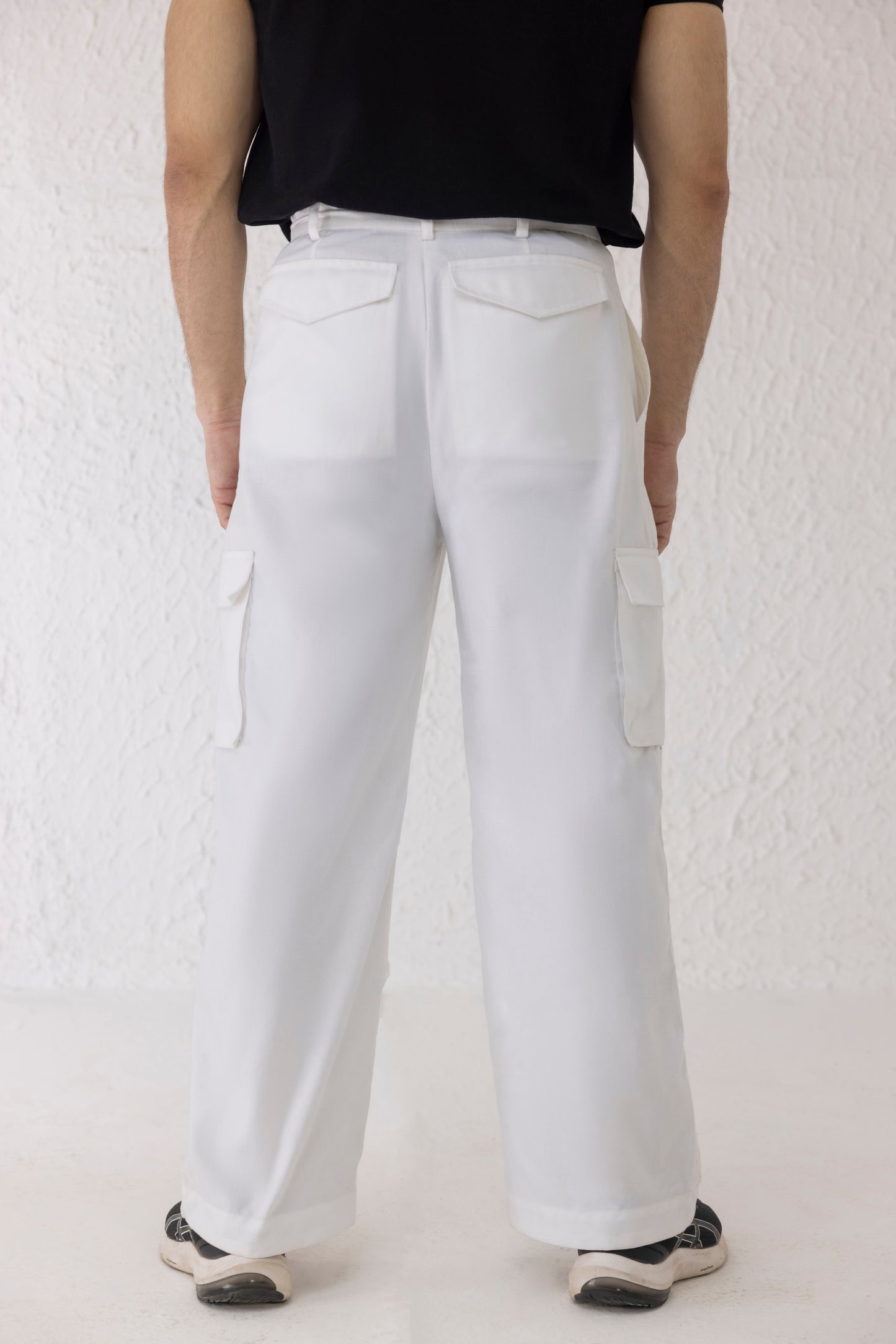 white mens conquer cargo pant