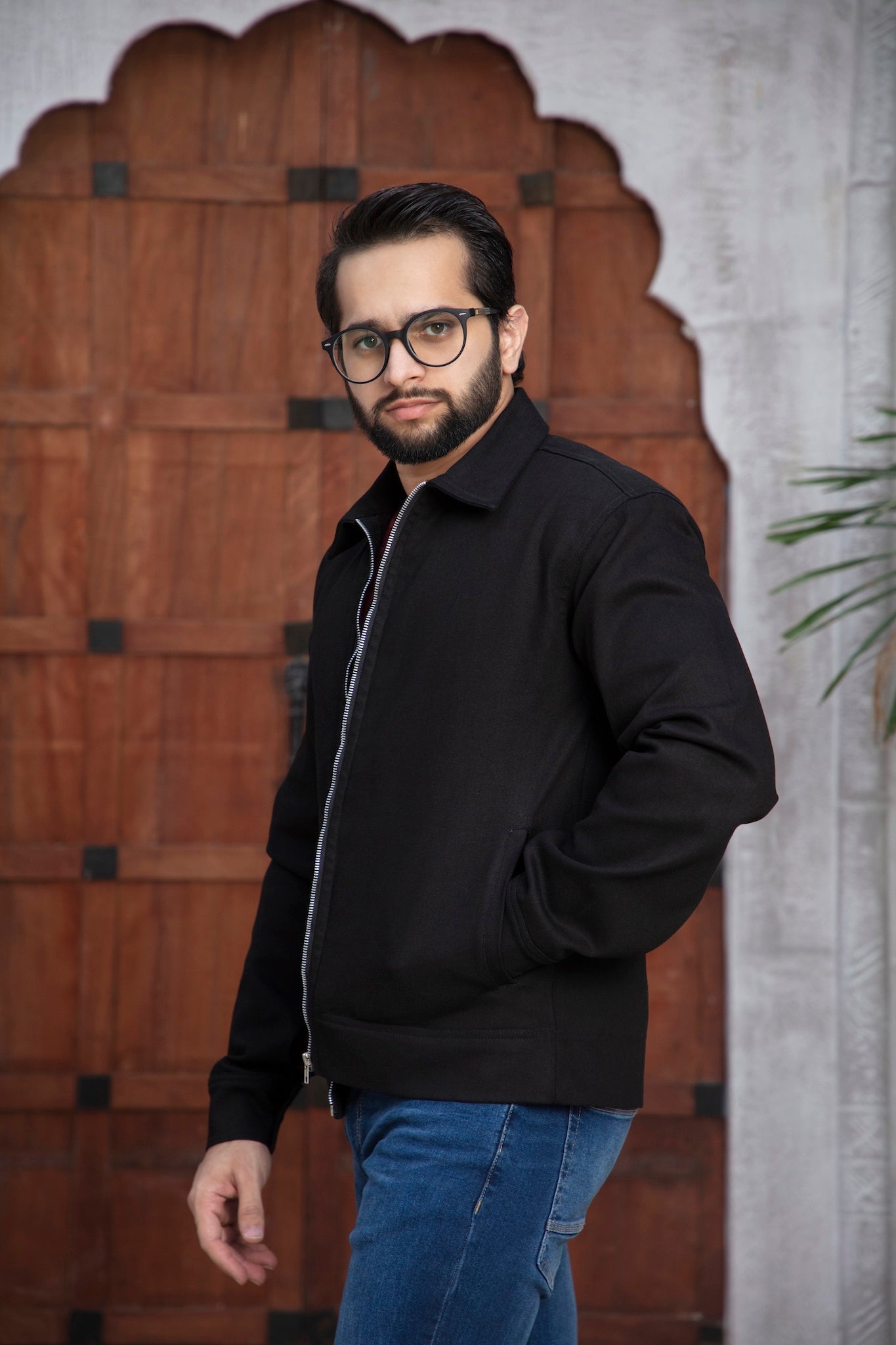 Cropped and padded shoulder Black Monarch Mens Jacket