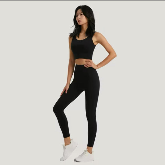 Black Basic Crop Top & Leggings in Yoga Stretch