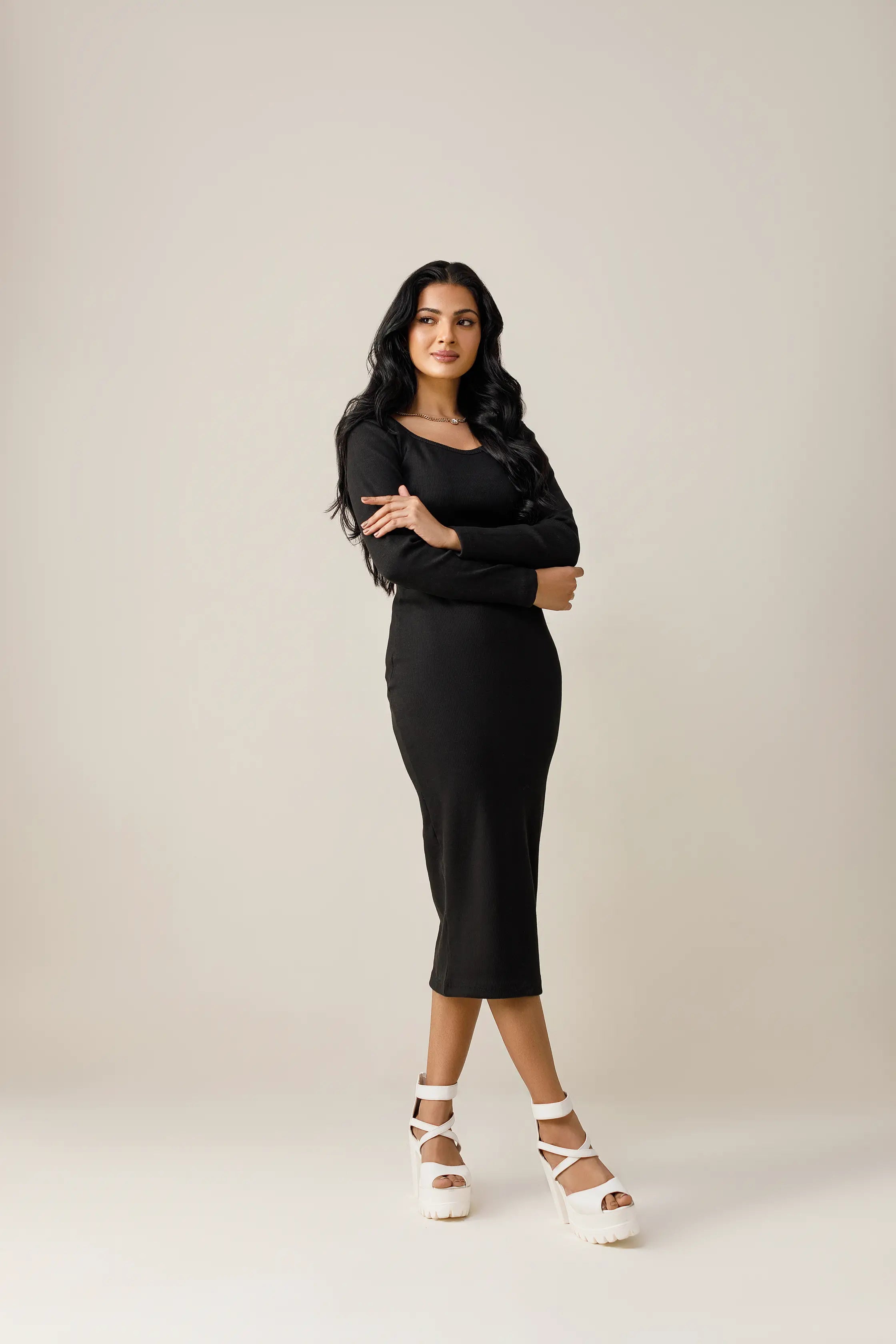 Black Diamond Neck Bodycon dress – Decuir