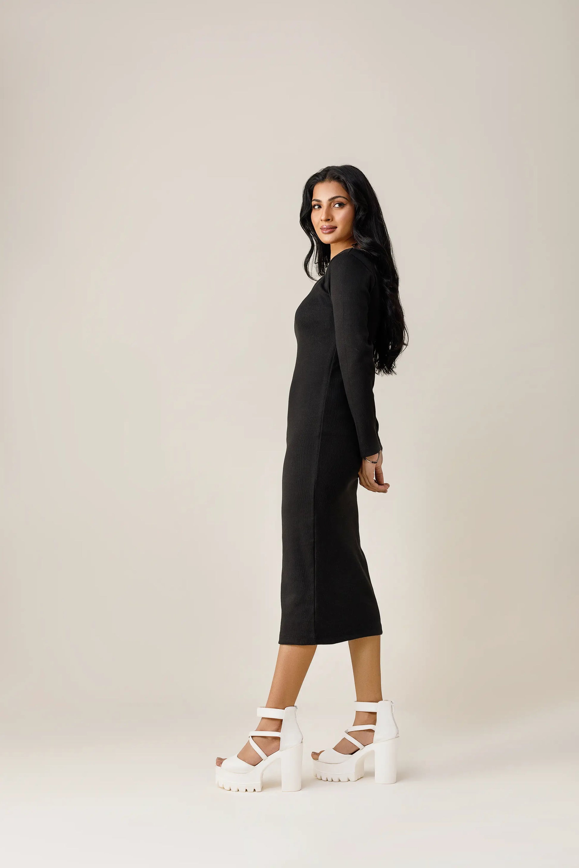 Black Diamond Neck Bodycon dress – Decuir