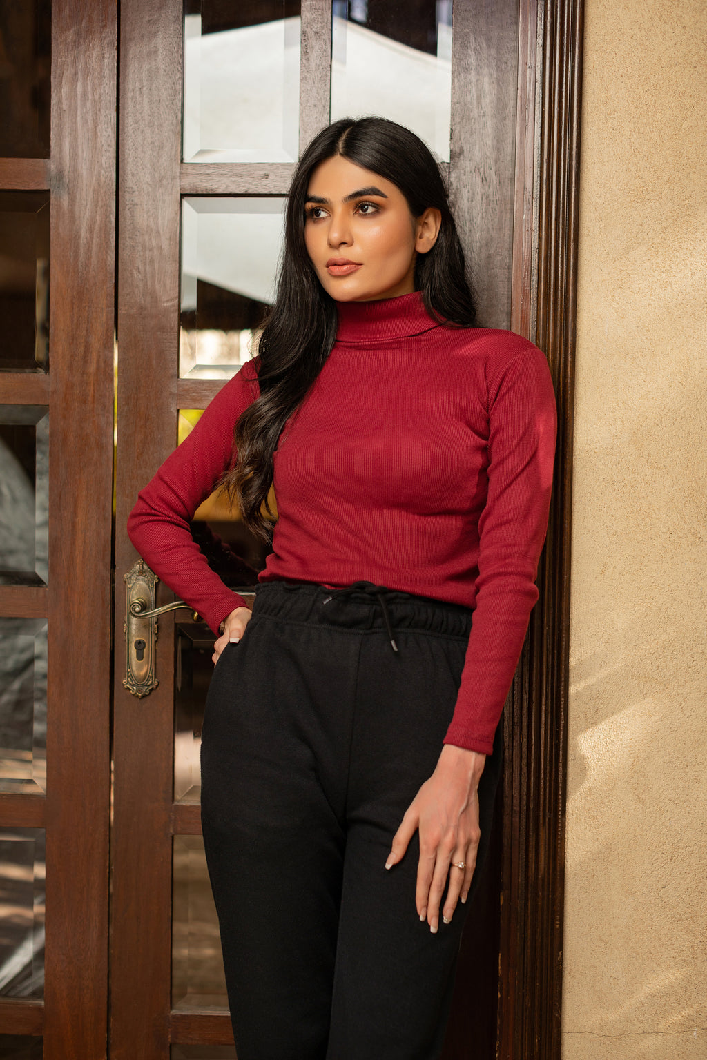 Women's burgandy rib highneck.