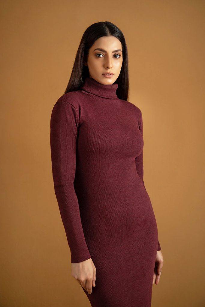 Maroon highneck Bodycon dress – Decuir